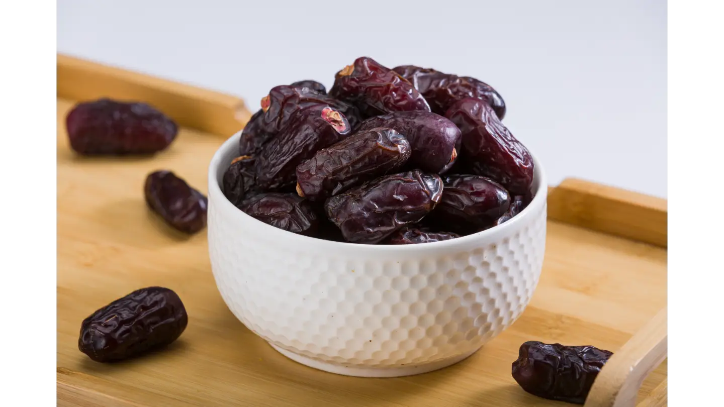 Premium Kalmi Dates – Soft Bite, Rich Sweetness & Superior Quality